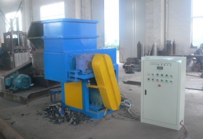 SMP-600單軸推進式撕碎機