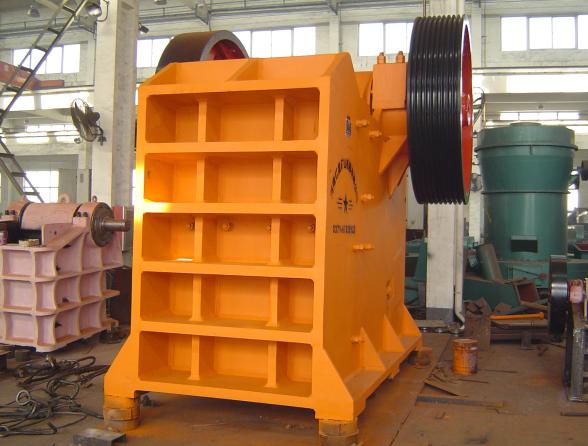 供應產量均勻顎式破碎機