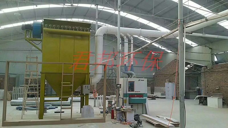36袋倉頂除塵器維修量小，性能穩(wěn)定，運行可靠