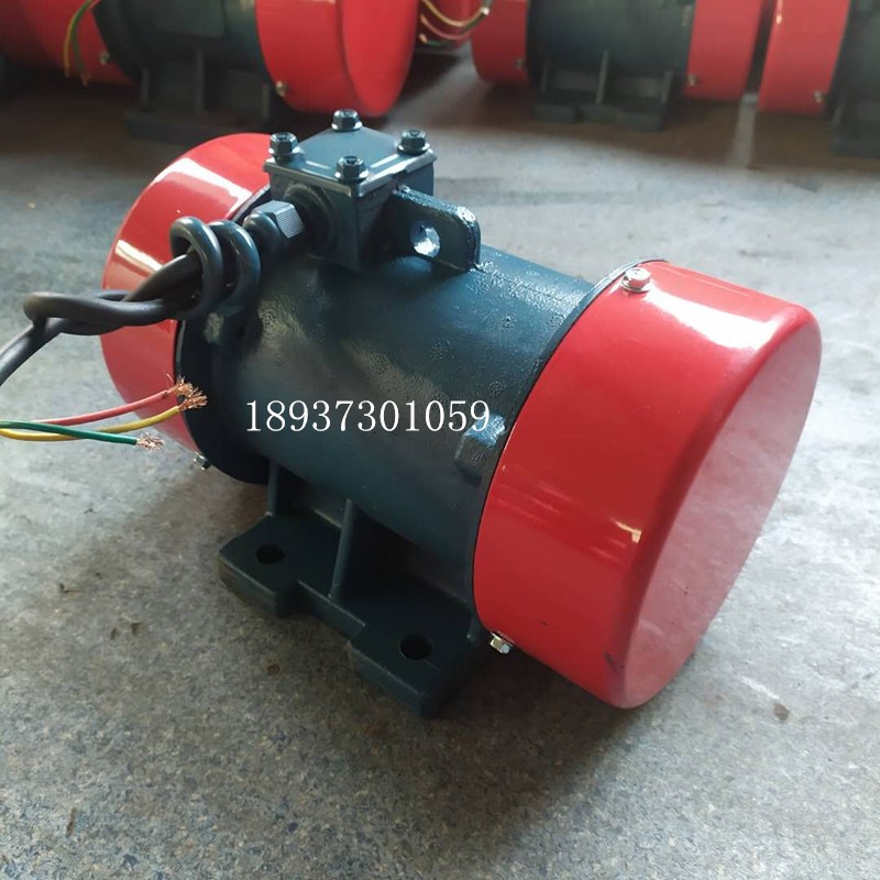 宏達(dá)YZD-5-4振動(dòng)電機(jī)廠(chǎng)家直銷(xiāo)用于給料機(jī)輕型直線(xiàn)篩