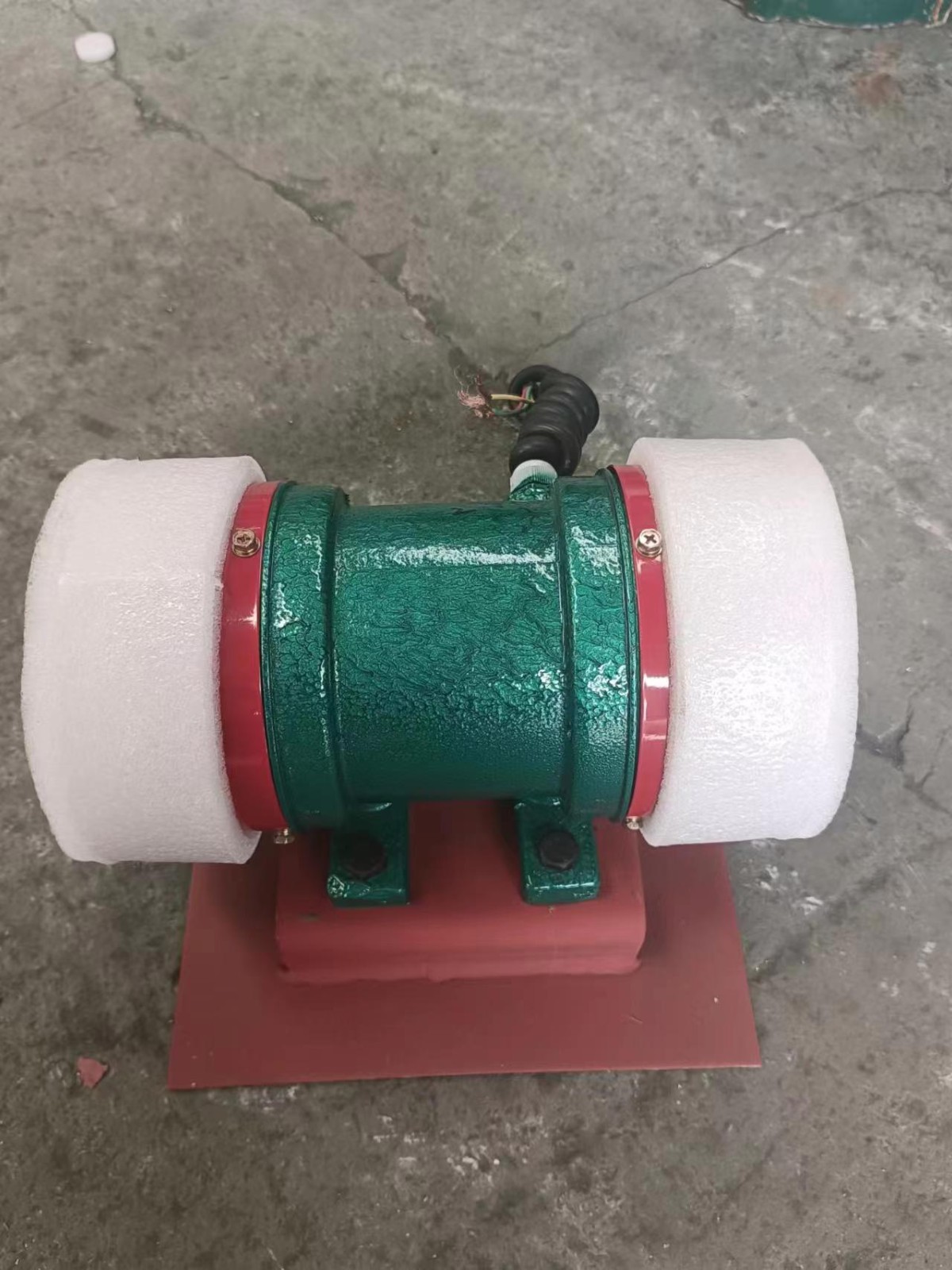 供應臨沂yzs-20-6/1.5kw/6級/380v/激振力可調節