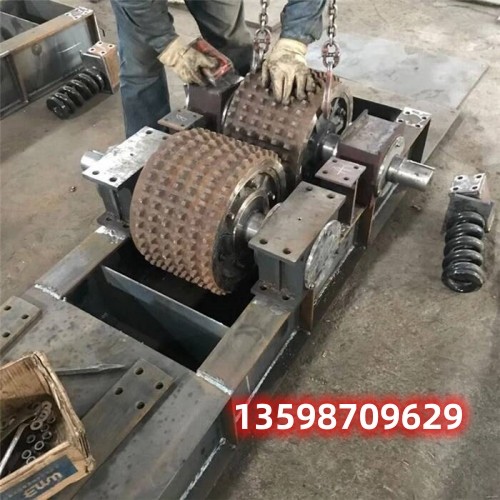 實(shí)驗(yàn)室振動式磨機(jī)礦石陶瓷超細(xì)碳鋼不銹鋼振動磨機(jī)制造商   