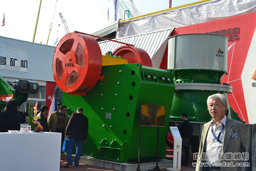 南昌礦機攜YKR圓振篩及破碎機系列產品亮相寶馬展