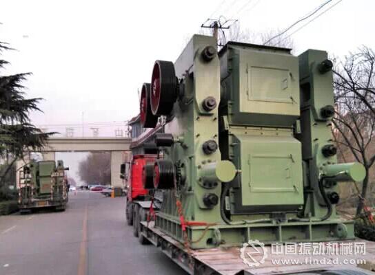 山礦公司銷往寶鋼湛江港4臺四輥破碎機(jī)整裝待發(fā)