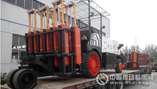 德工多錘頭水泥路面破碎機發車東北