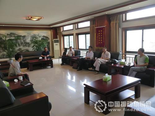 中國砂石協會胡幼奕等一行赴北京威克冶金公司考察、調研