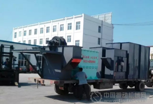 TH400環鏈式提升機和PF1012破碎機順利發貨