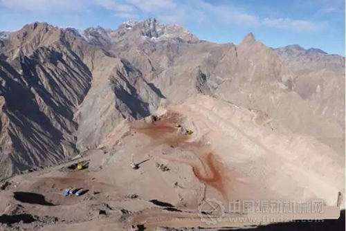 酒鋼鏡鐵山礦區 