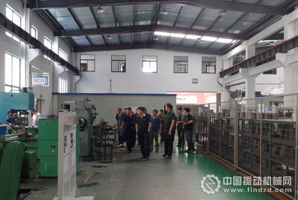 寶飛優斯特領導帶頭參觀