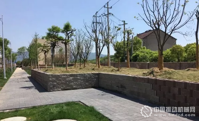圖為:浙江金華中天城建綠色再生資源有限公司建筑垃圾處置示范生產線現場圖