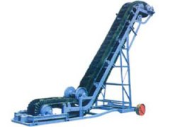 大傾角波形擋邊帶式輸送機0.jpg