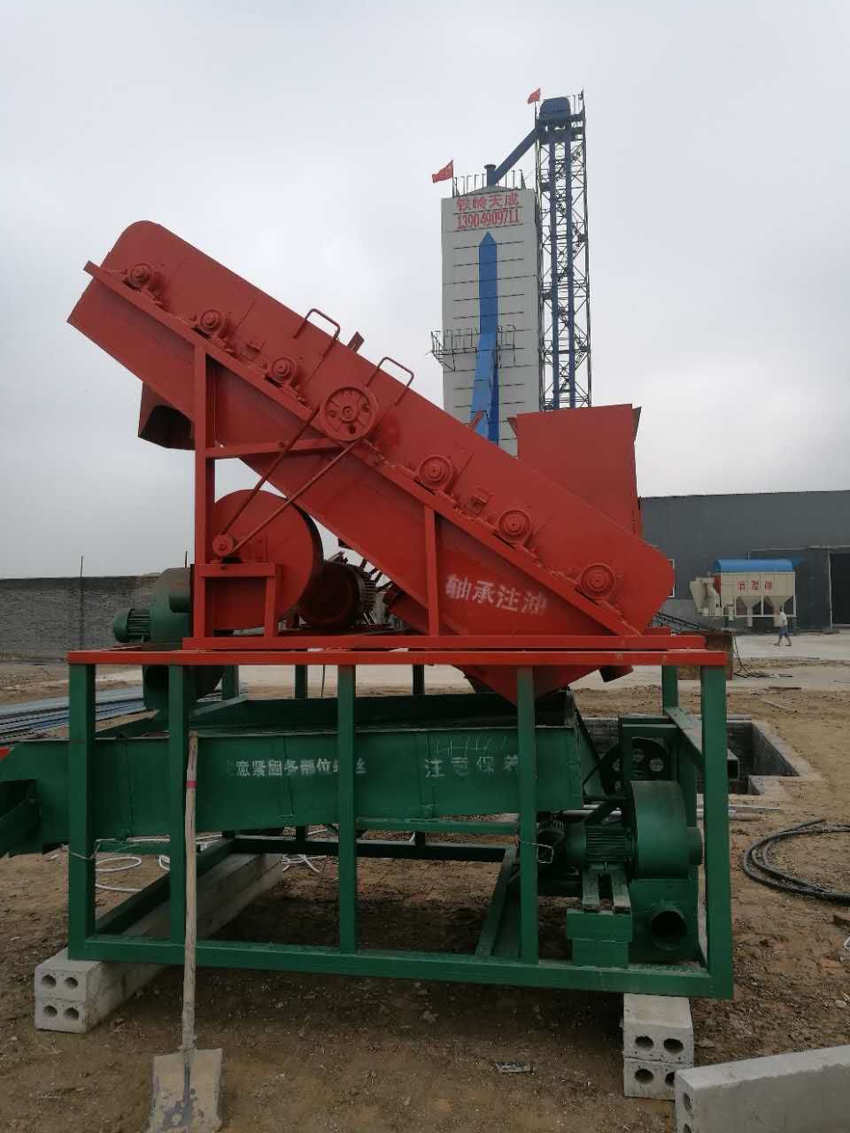 國內(nèi)較大型玉米脫粒機.jpg