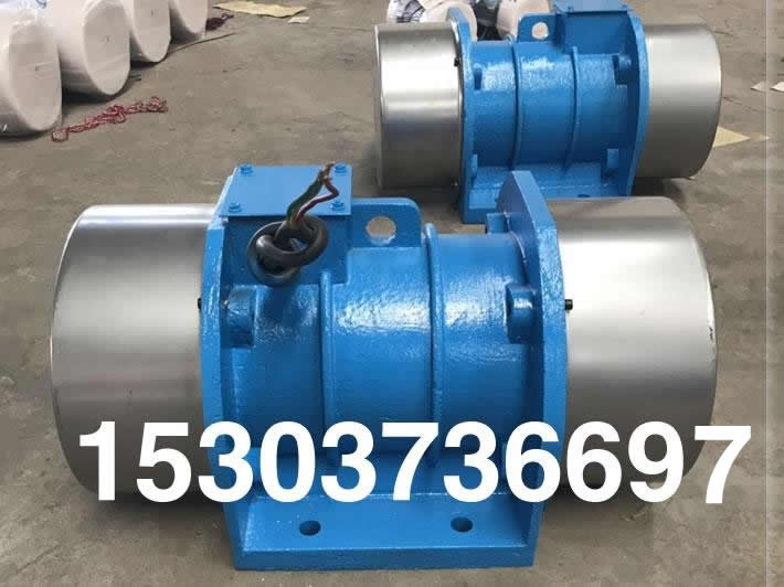 振動電機_防爆振動電機_倉壁振動器_振動平臺_給料機_新鄉市宏達振動設備有限責任公司