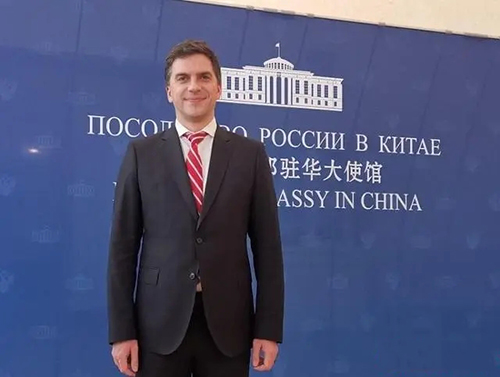 西伯利亞煤炭能源股份公司總經理巴索夫在北京接受媒體采訪。