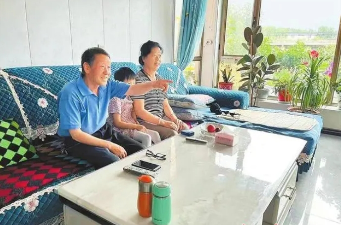 窯街沉陷區生態治理工程和民生改善項目實施后,居民搬入寬敞明亮的新居。