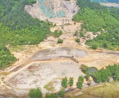 烏天灣采石場礦山修復前圖片